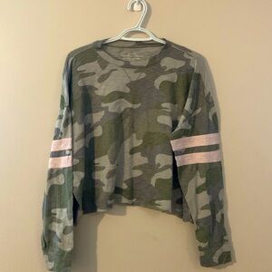 Hollister “Must Have Collection” - Long Sleeve Crop Top - Camo With Pink Stripes